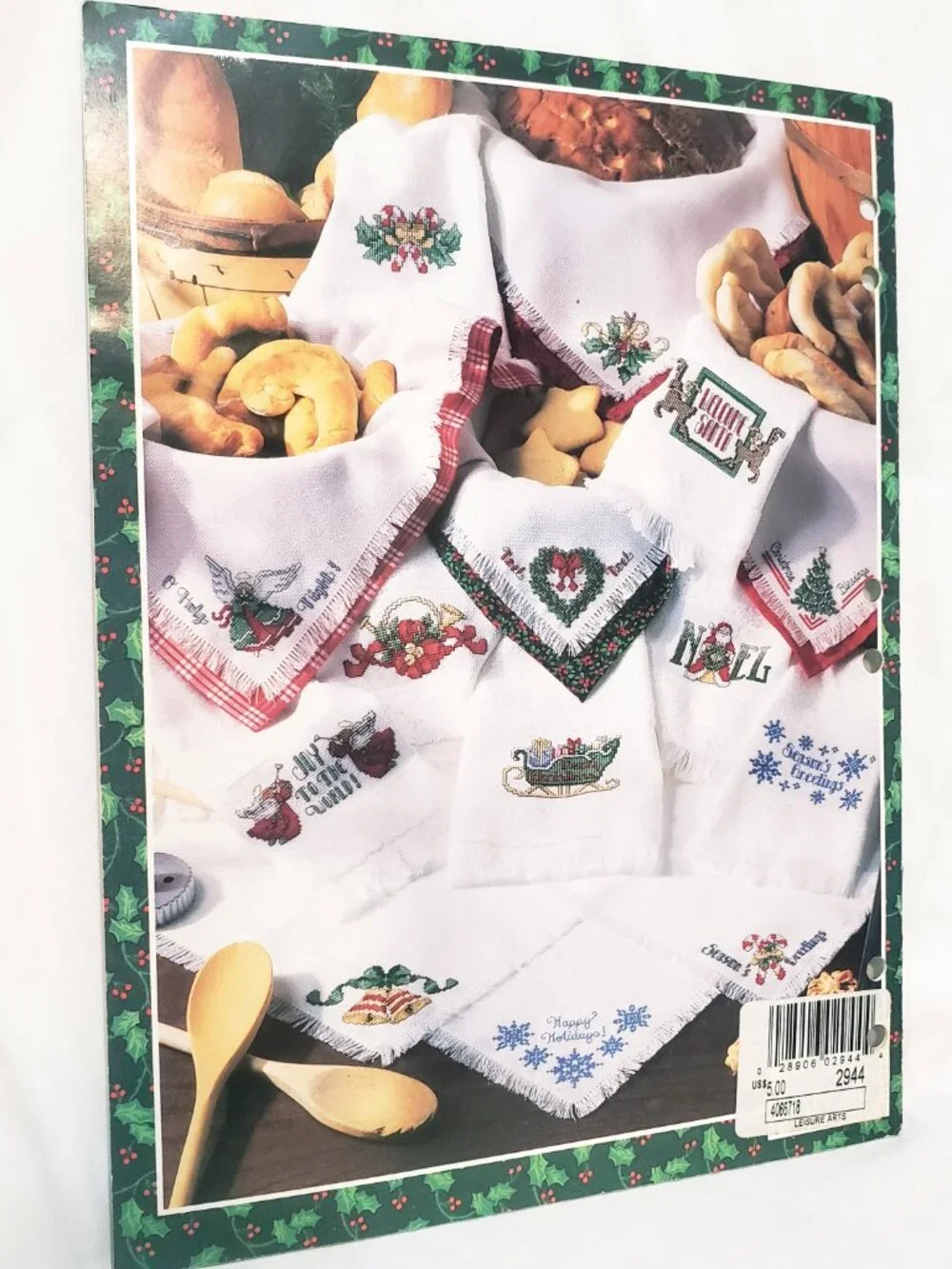 Christmas Towels & Bread Cloths Cross Stitch Leaflet 1997 Leisure Arts 2944 Joy
